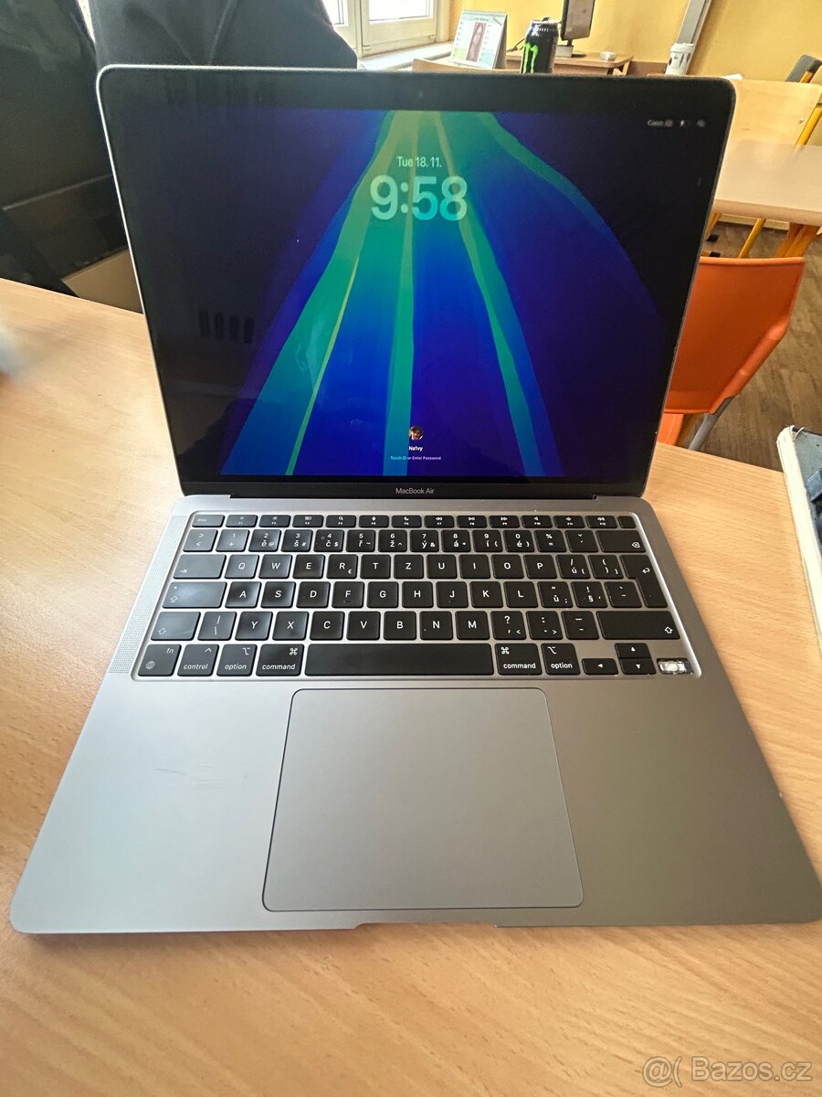 Prodám MacBook Air M1 13” originál krabice + nabíječka - 2