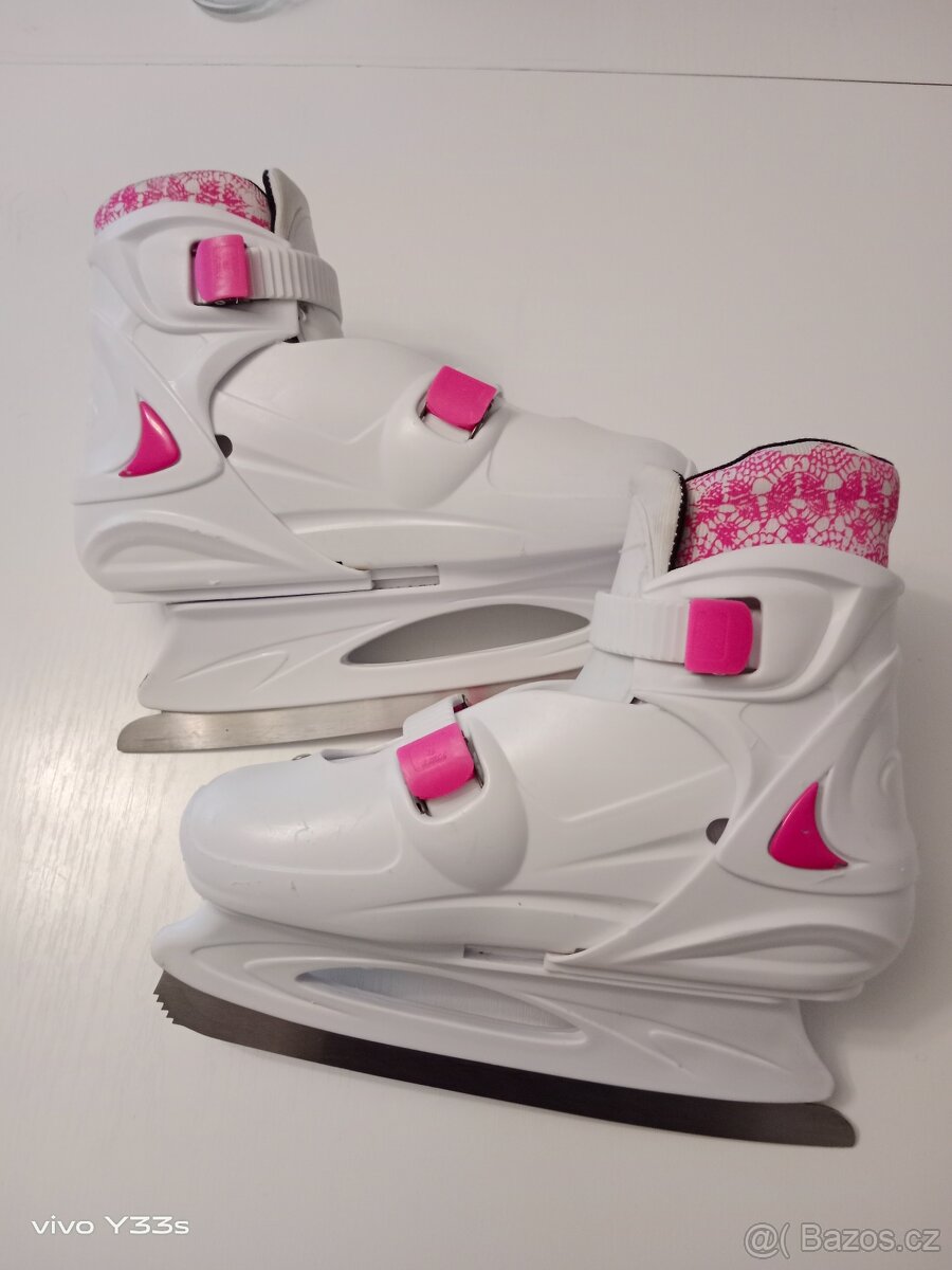 Rostoucí dívčí brusle Sparťan vel. 37-40 - 2