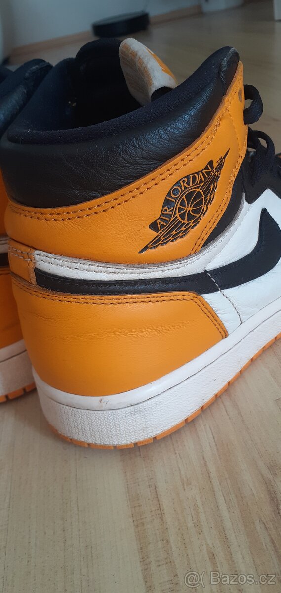 Nike Air Jordan 1 Yellow Toe - 2