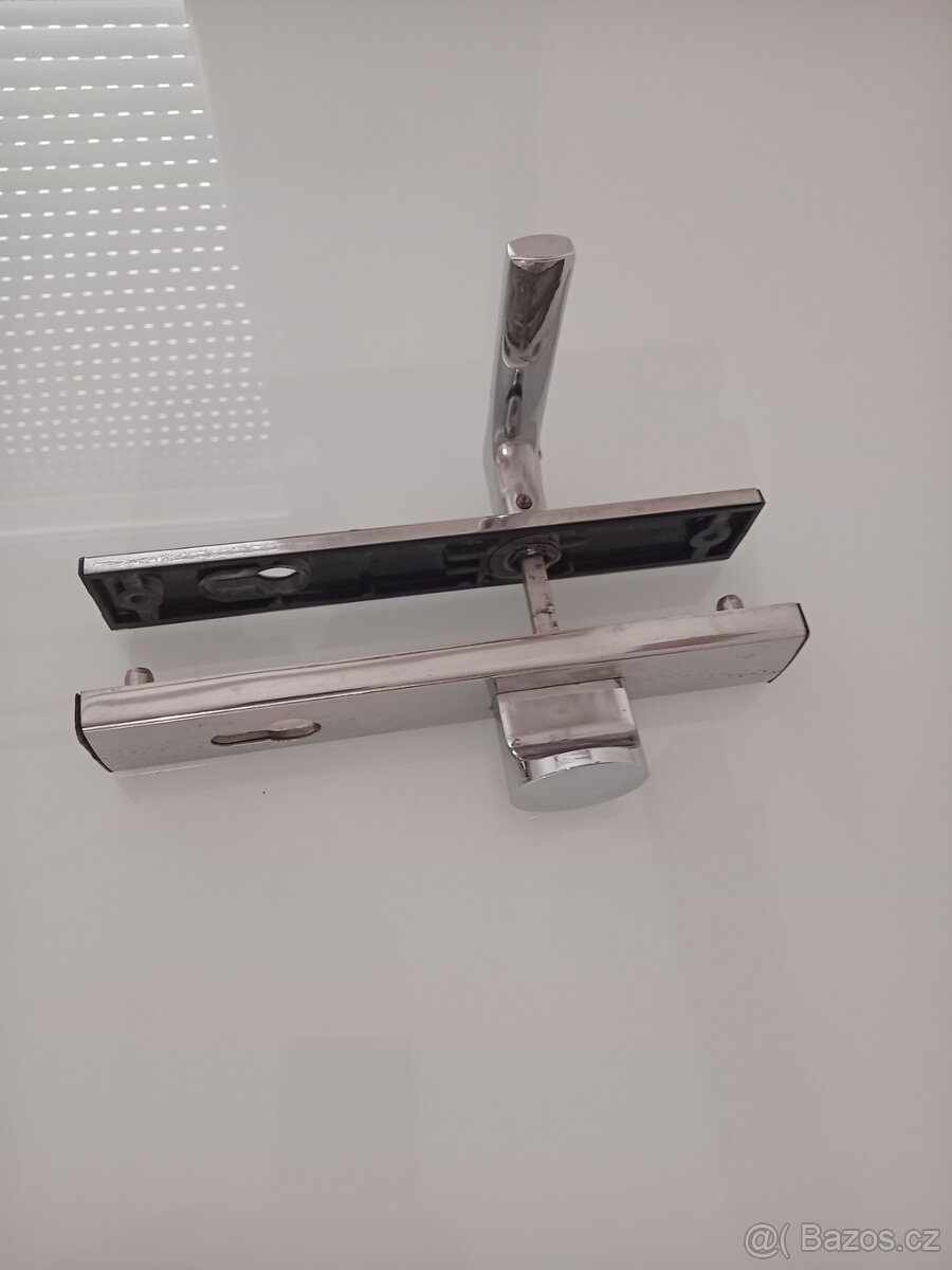 Kovani, vlozky a kukatko ke vchod.dverim - 2