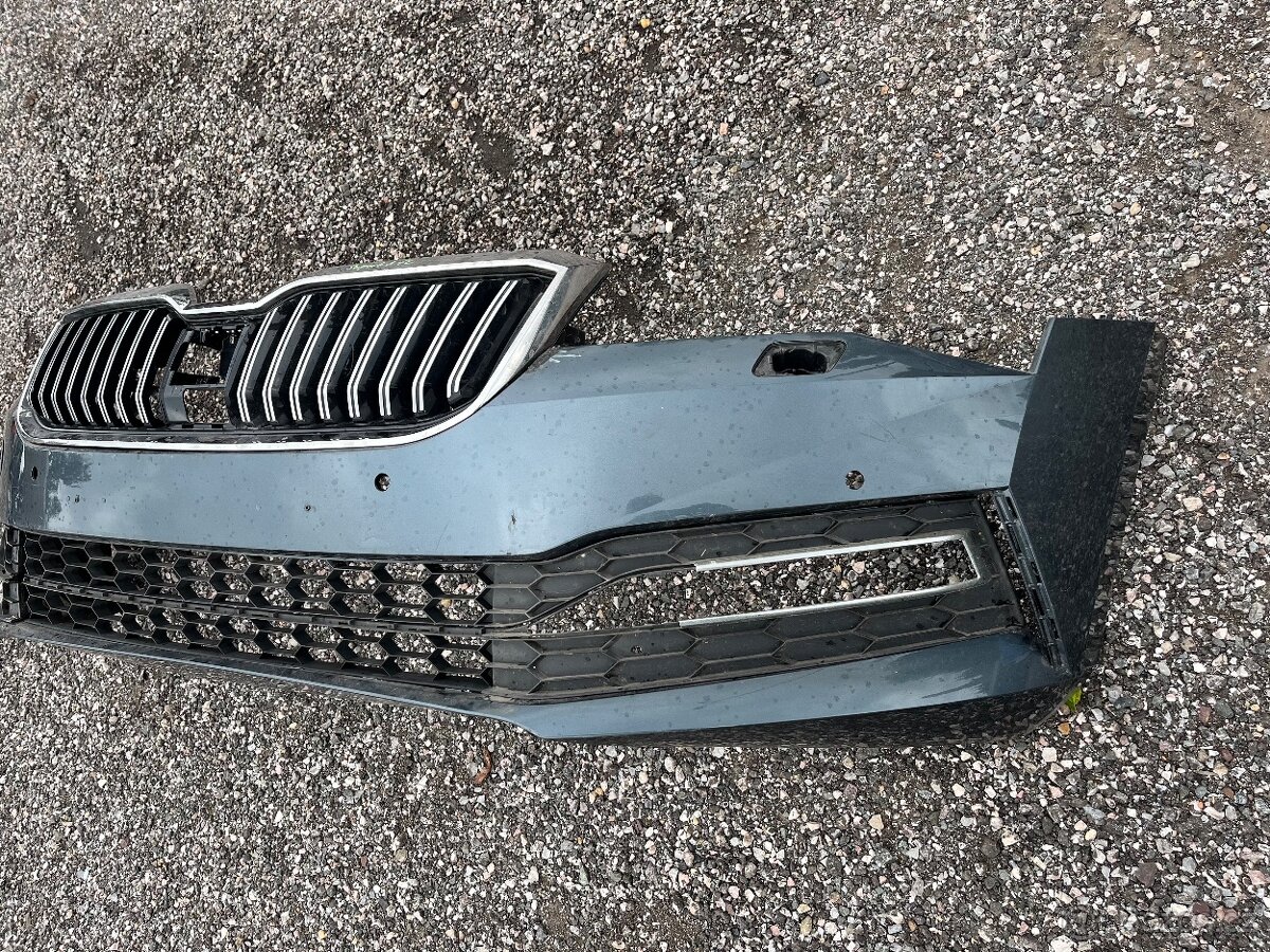 Škoda Superb 3 facelift nárazník - 2