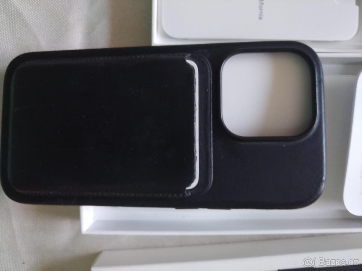 Apple magnetická KOŽENÁ peněženka s MagSafe - 2