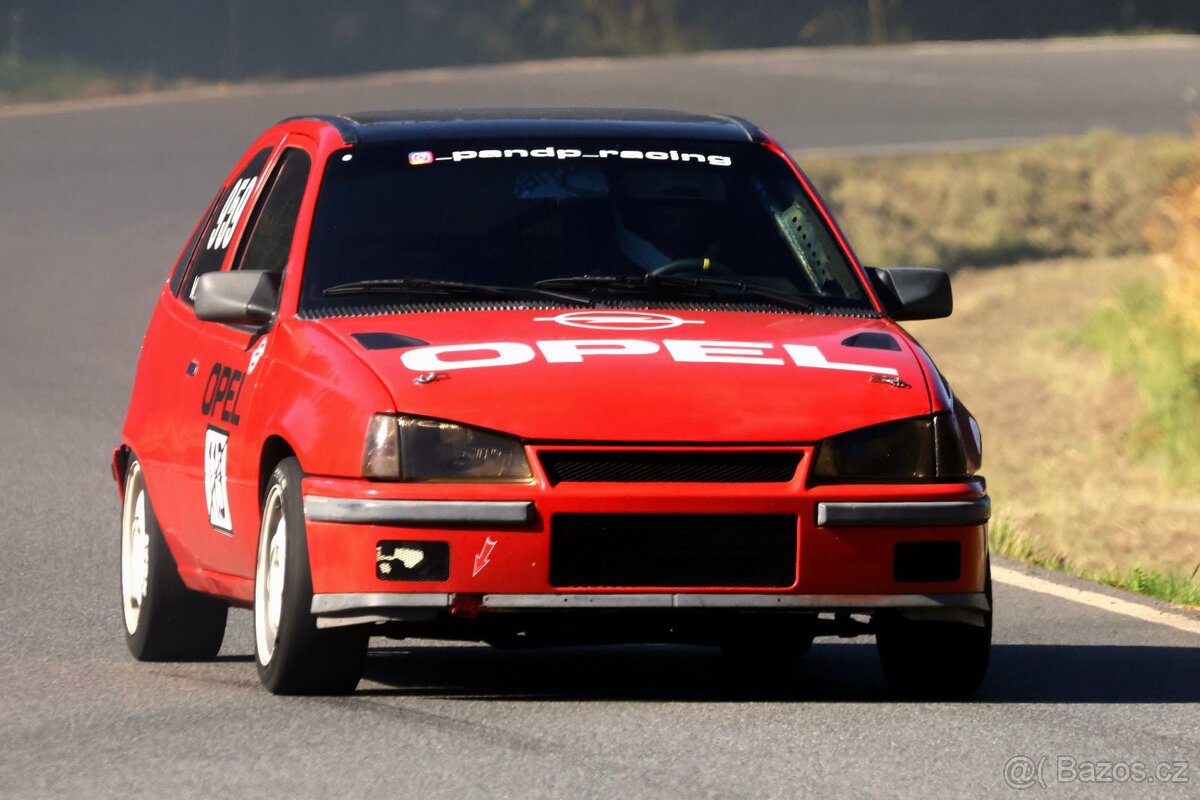 Závodní Opel Kadett C20XE - 2