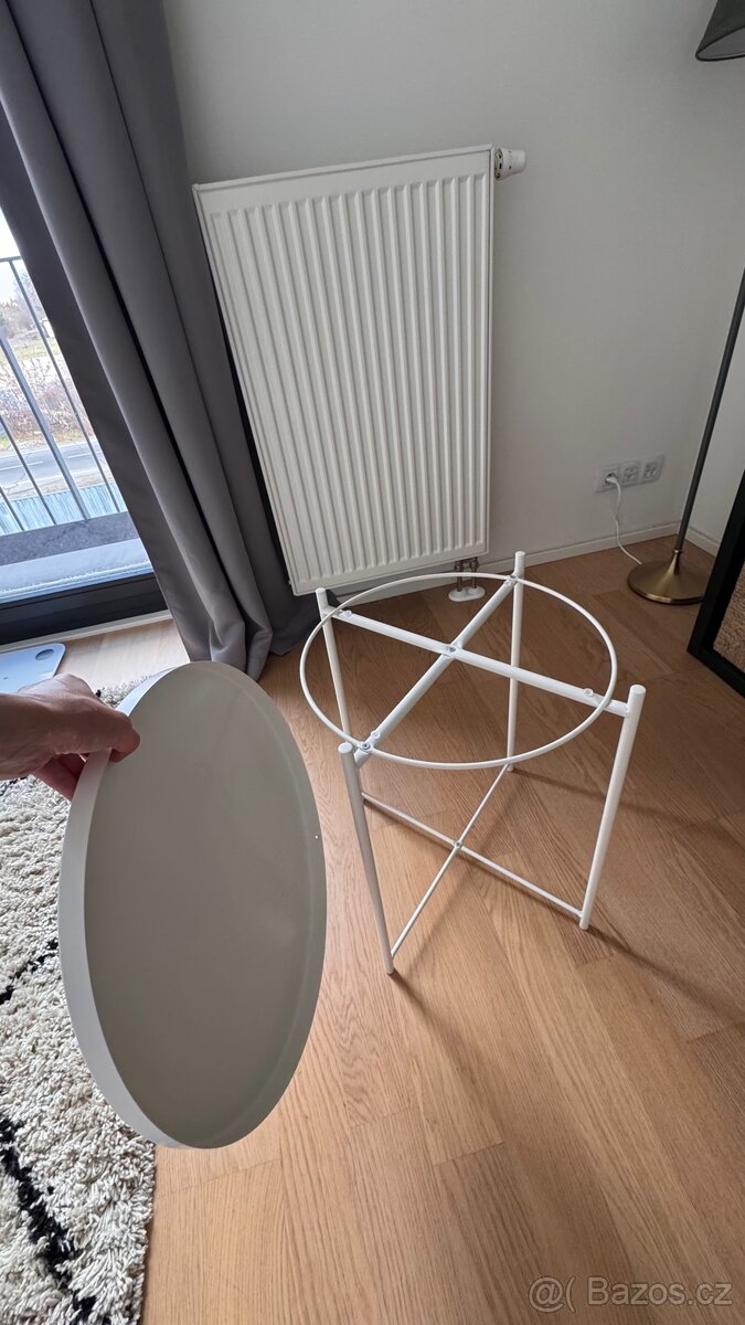 bílý odkládací stolek GLADOM (IKEA) - 2