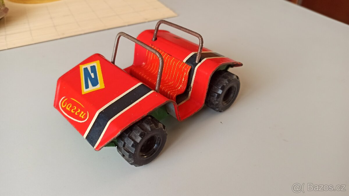 Plechové auto staré - 2