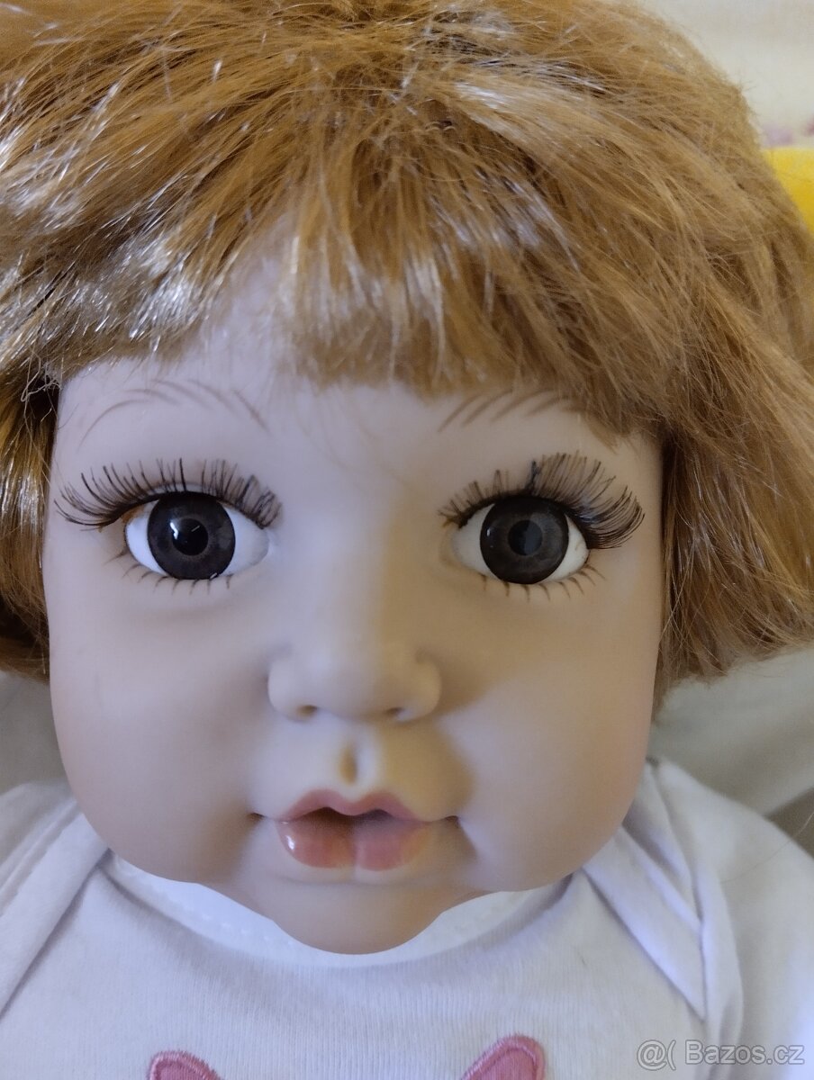 Značená vynilová holčička - 2