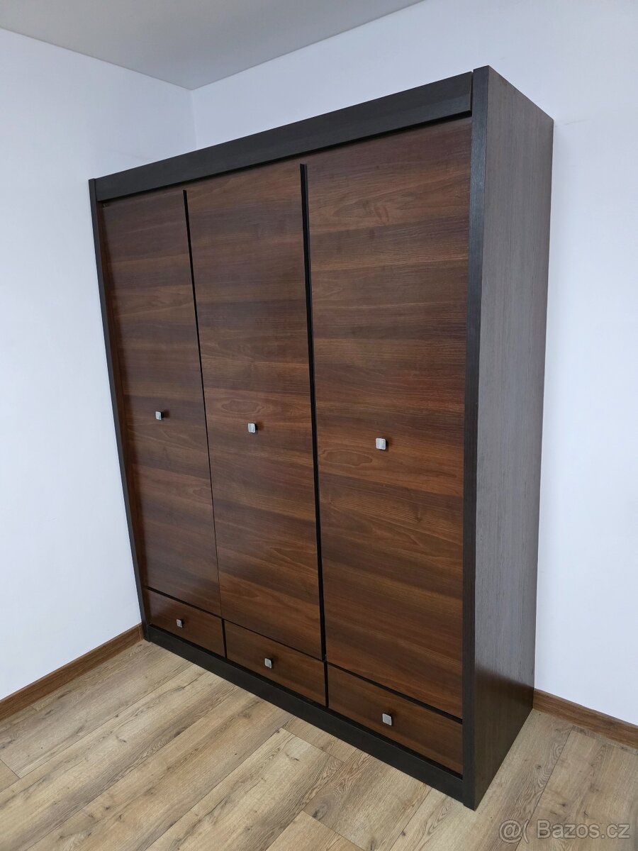 Šatní skříň Forrest FR10 - 2