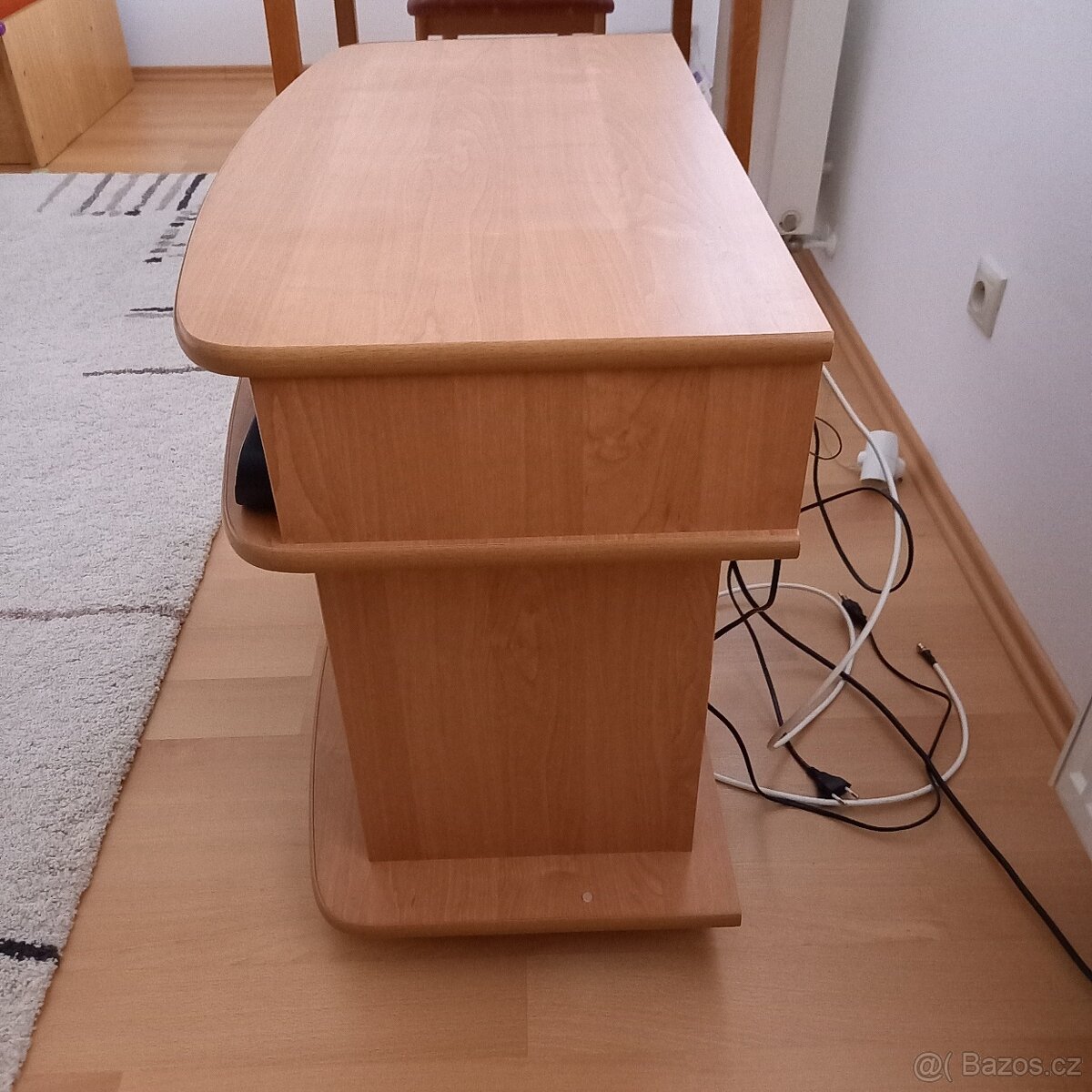 Televizní stolek - 2