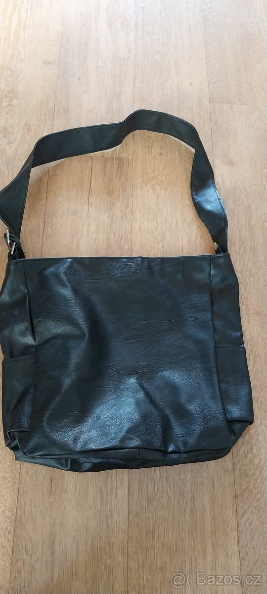 Černá dámská crossbody kabelka - 2