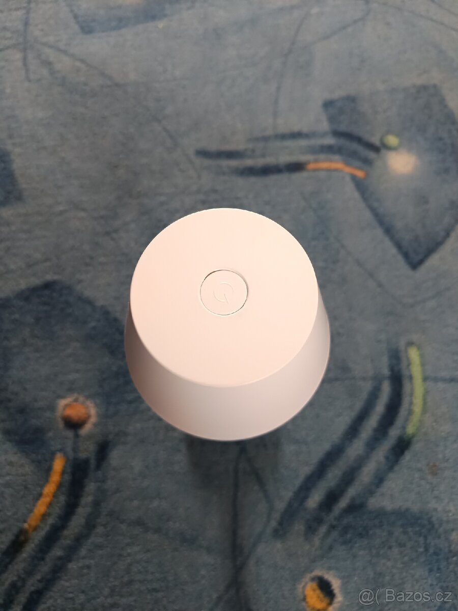 Minimalistická RGB LED lampa - 2