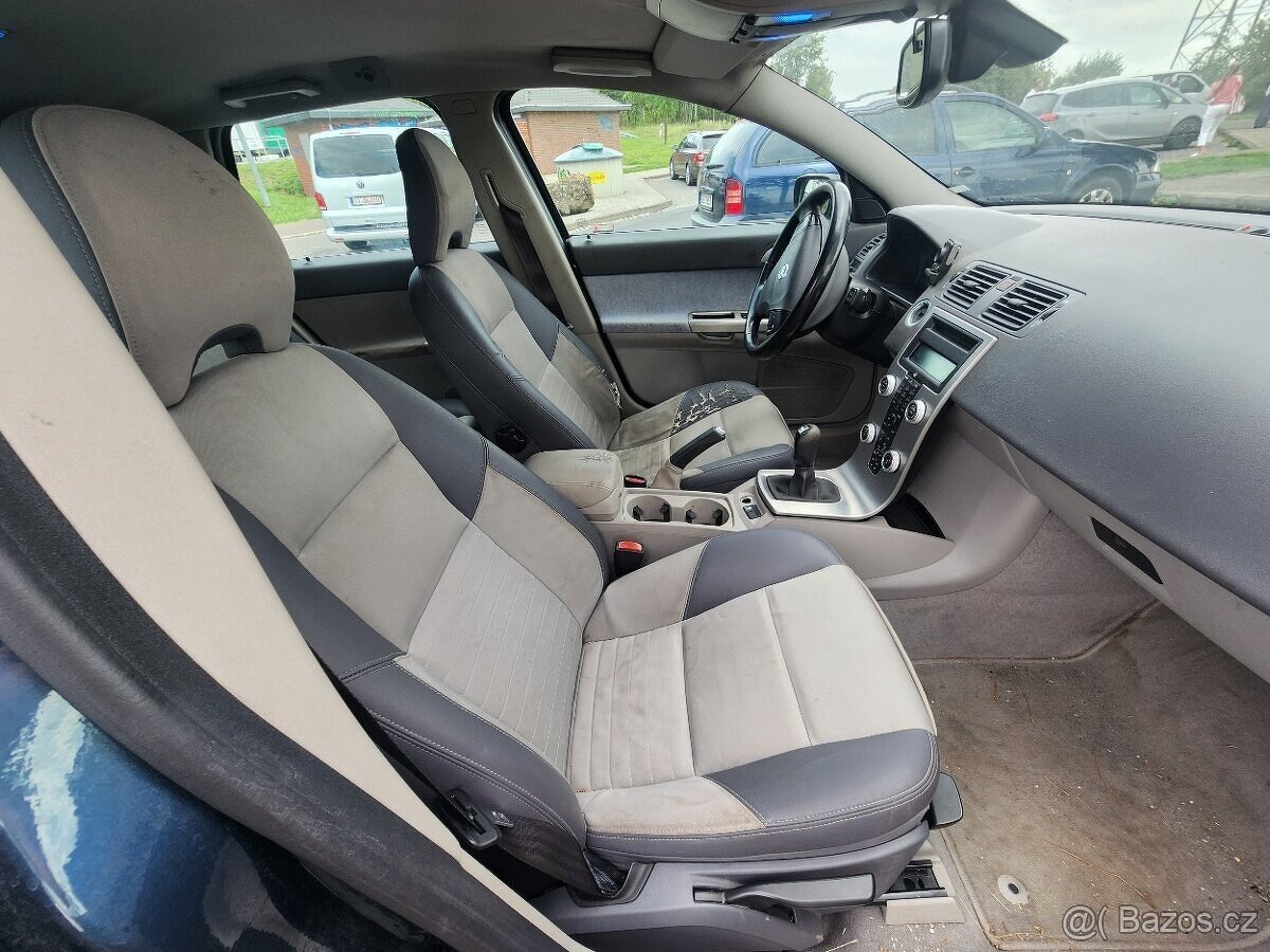 Volvo V50 2.4 benzín - 2