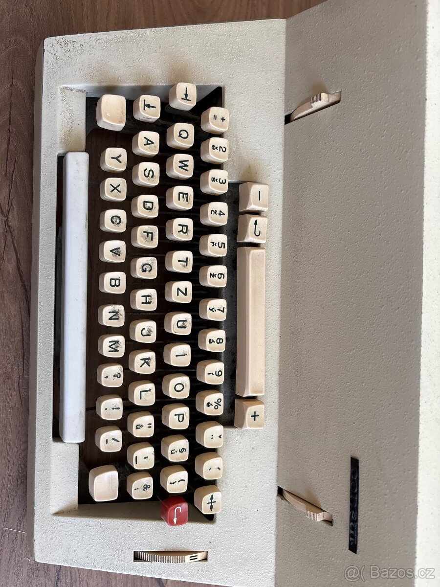 Psací stroj Consul - 2