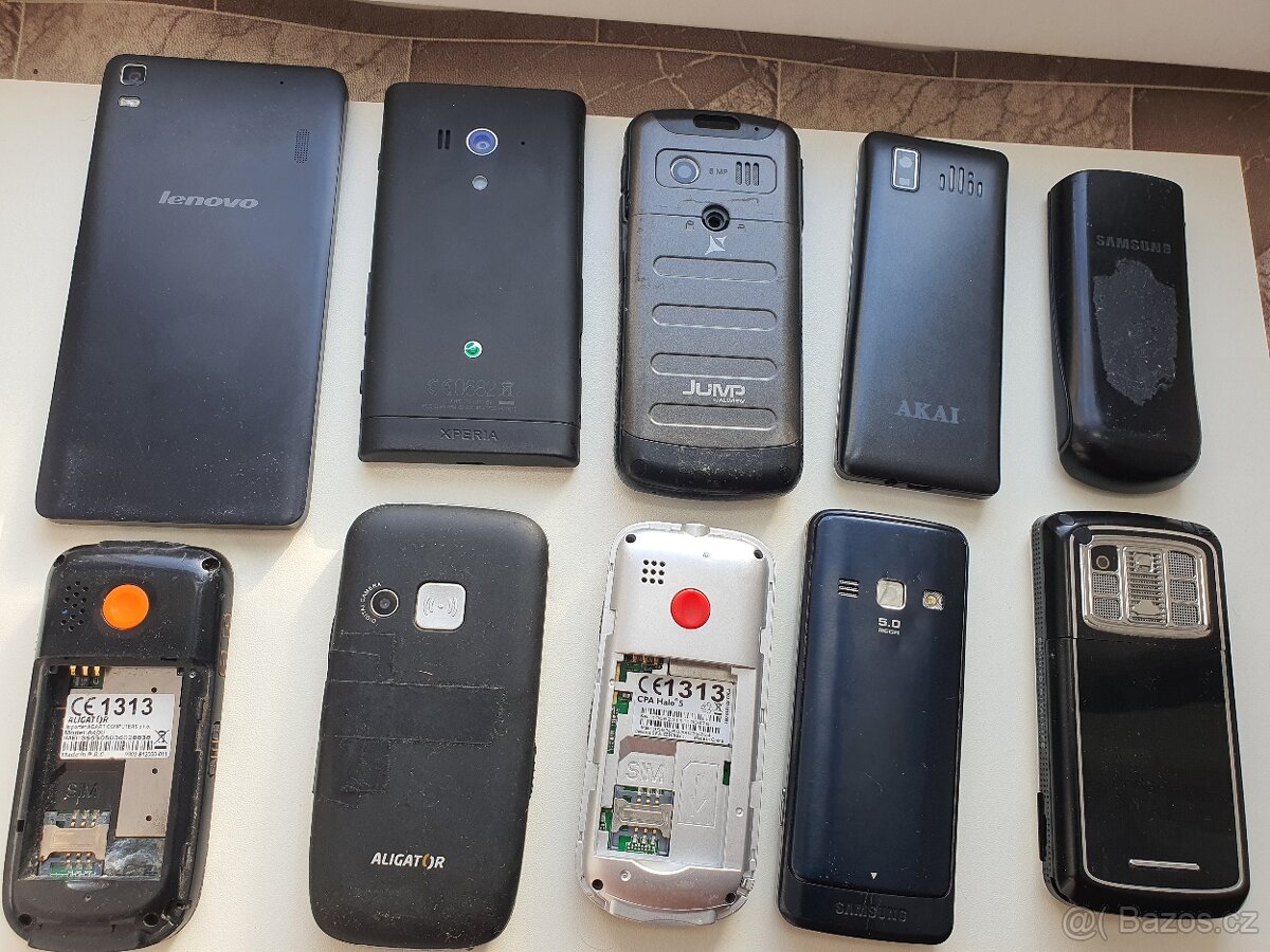 📦 Balíček 10 telefonů - něco funguje, něco netestované - 2