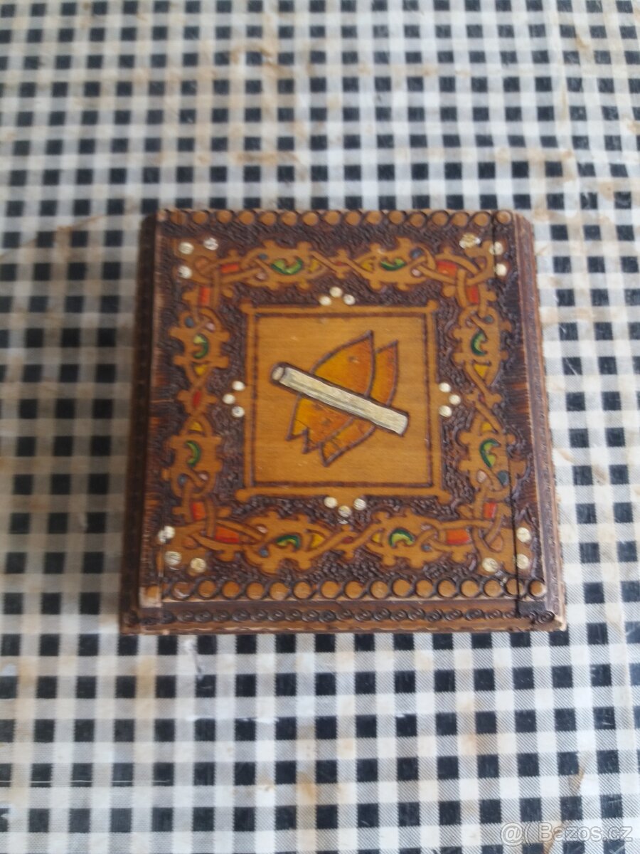 Skřiňka na cigarety - 2