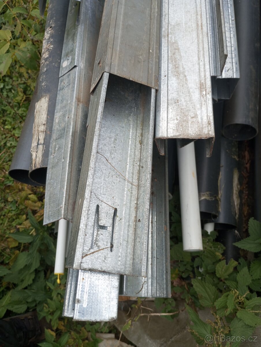 Plechový U profil - 2