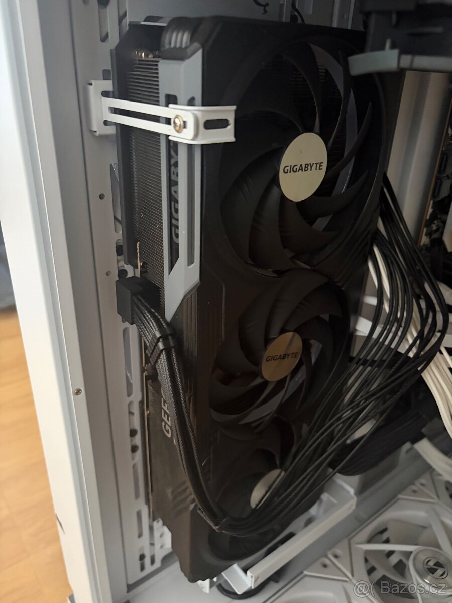 Gigabyte RTX 4090 - 2