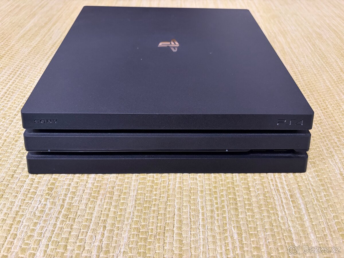 Playstation 4 Pro 1TB (PS4 Pro) - 2