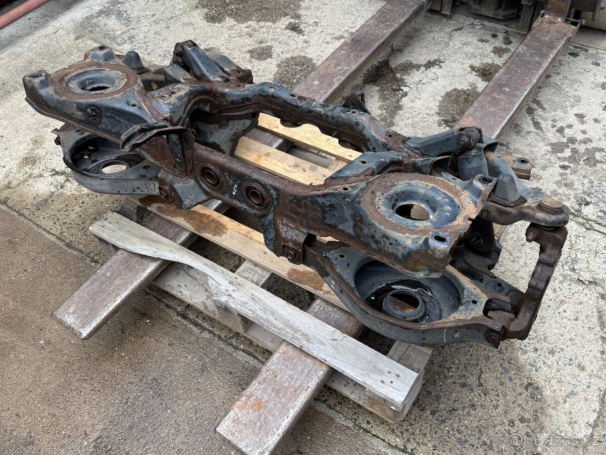 Zadní náprava / nápravnice Nissan Pathfinder R51 - 2