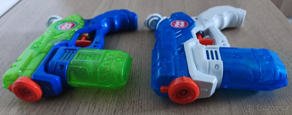 2 pistolky na vodu Playtive - 2