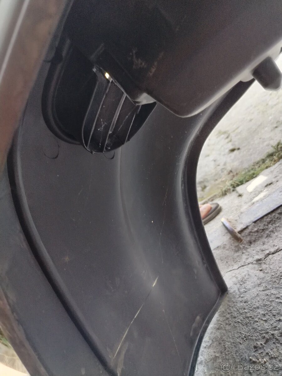 Nový nárazník felicia - 2