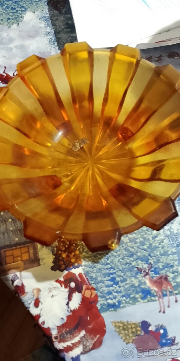 Talíře hrnky misi - 2