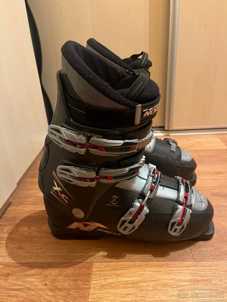 prodám lyžařskou přilbu a lyžáky - 2