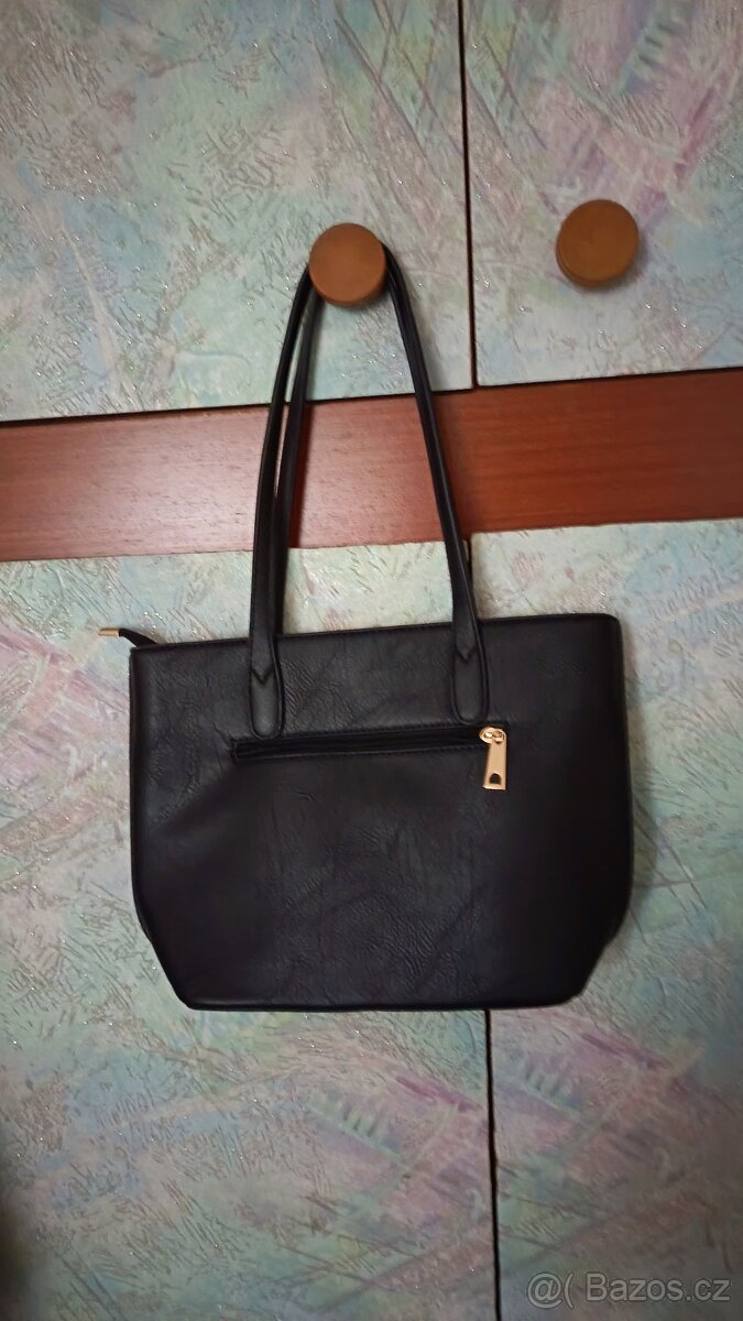 Dámská elegantní menší kabelka - 2