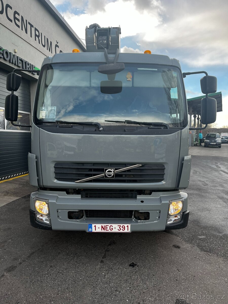 Volvo FL240 plošina - 2