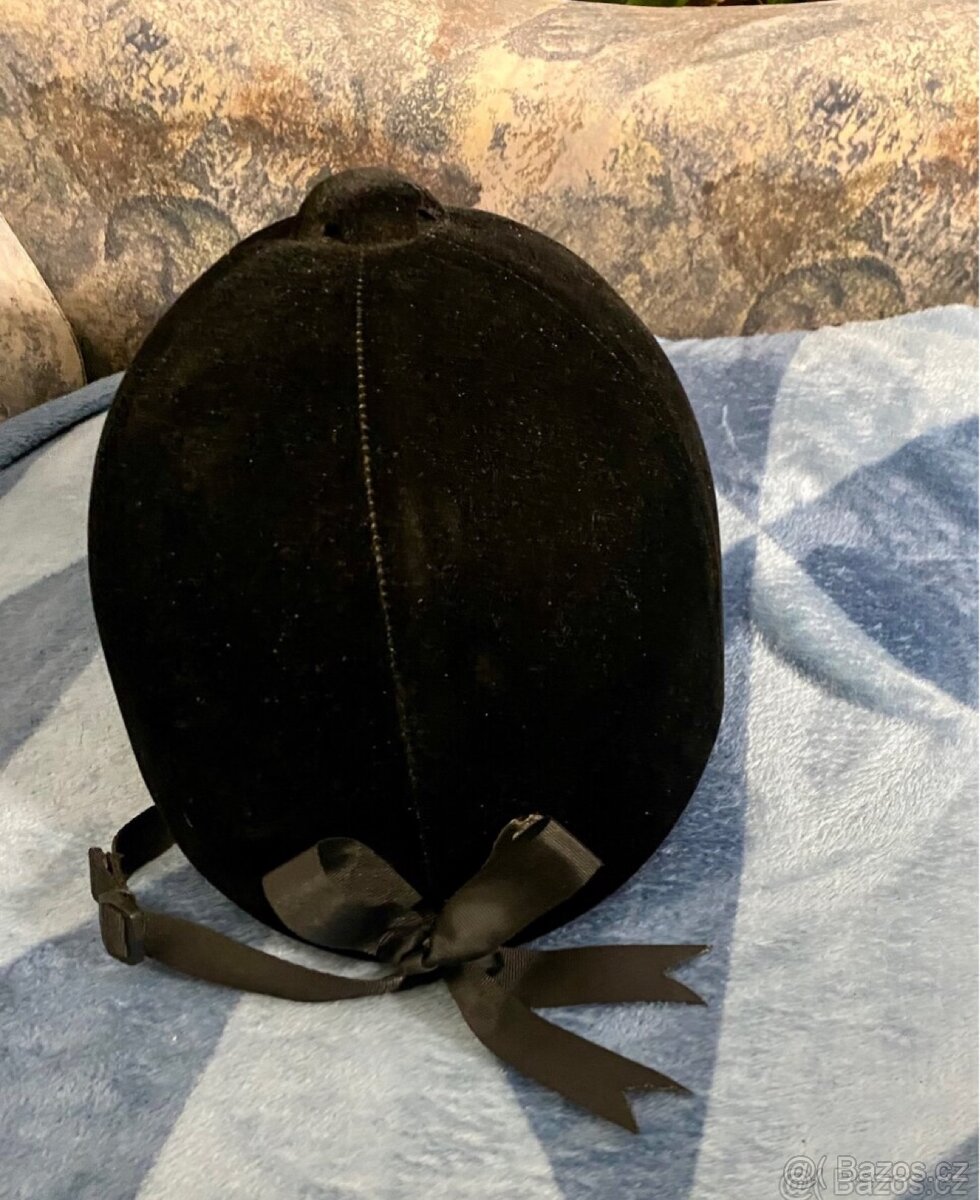 Helma pro žokeje - 2