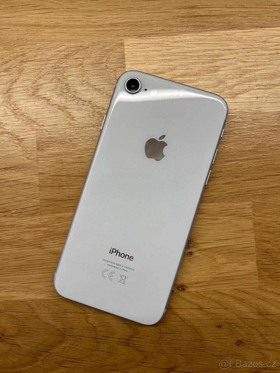 Iphone 8 64GB bílý - 2
