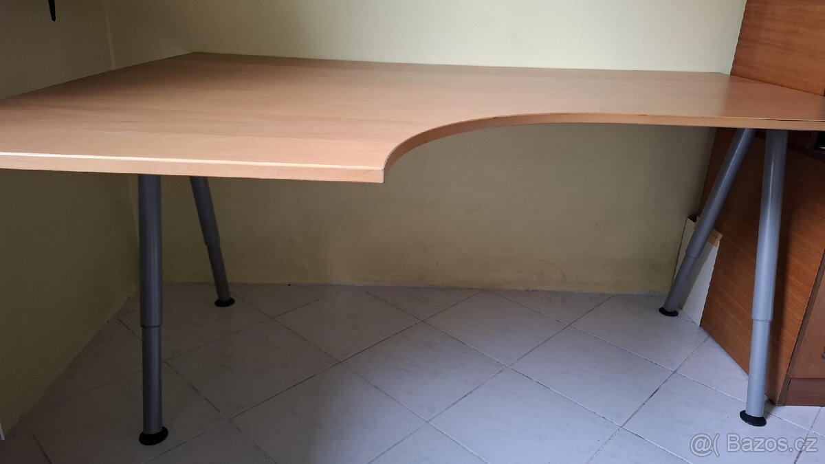 Rohový stůl ikea - 2