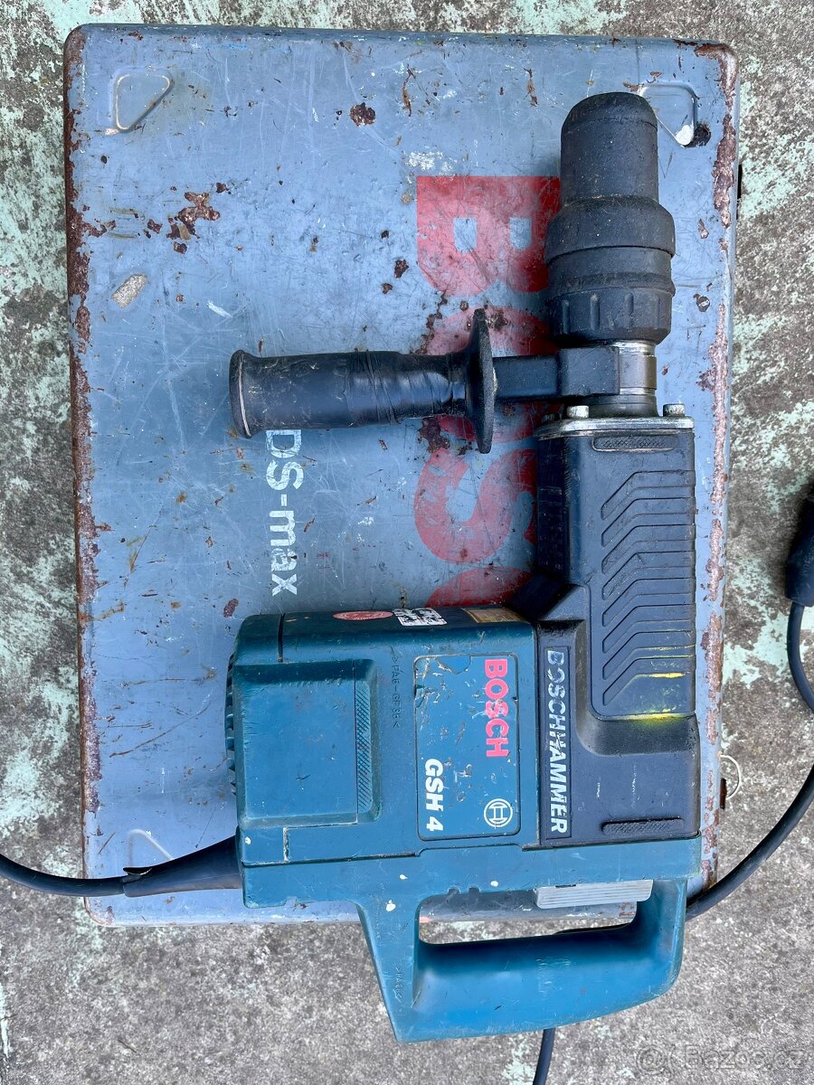 Kladivo Bosch - 2