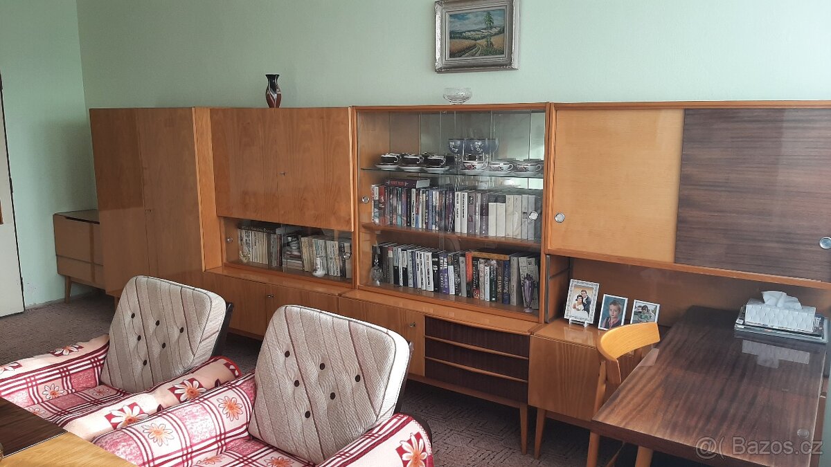 Retro starožitný nábytek - obývací stěna - 2