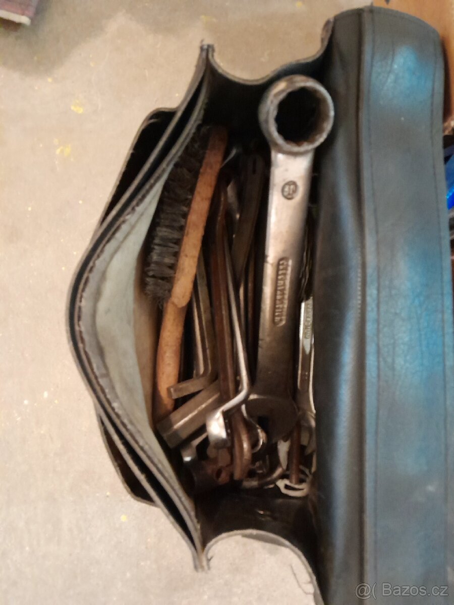 Prodám drobné nářadí, klíče, šroubováky apd. - 2