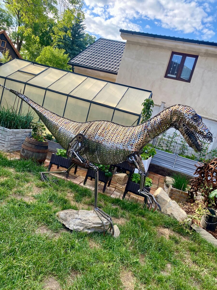 Velociraptor z kovu - 2