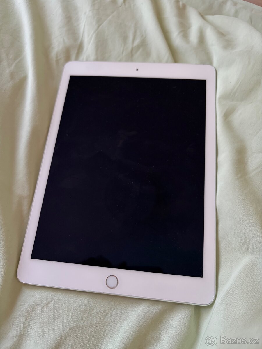 Nefunkční 4x iPad Air 2 + iPad mini 3 - 2