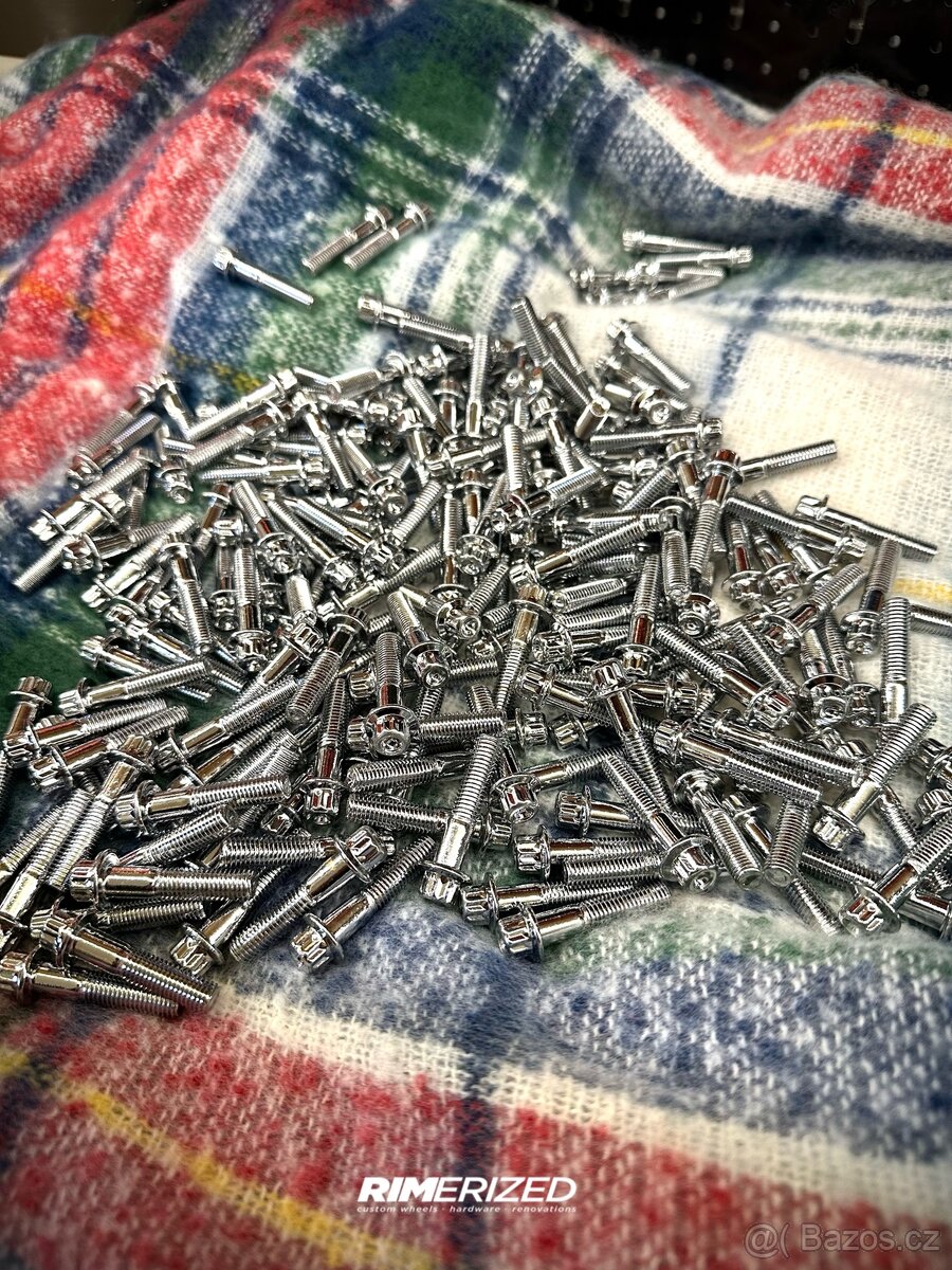 M7x32mm Šrouby a matice do vícedílných kol. - 2