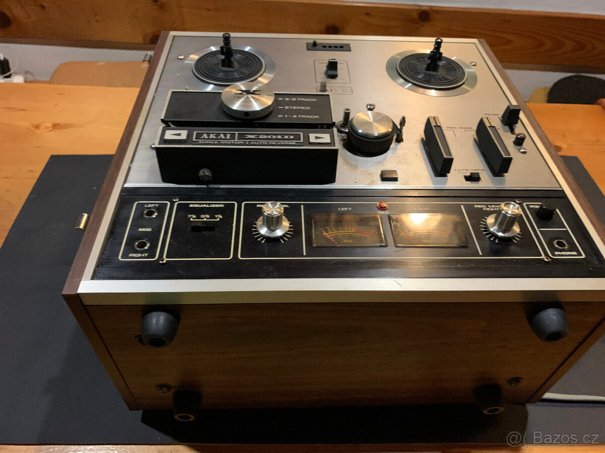 Akai X-201 D - 2