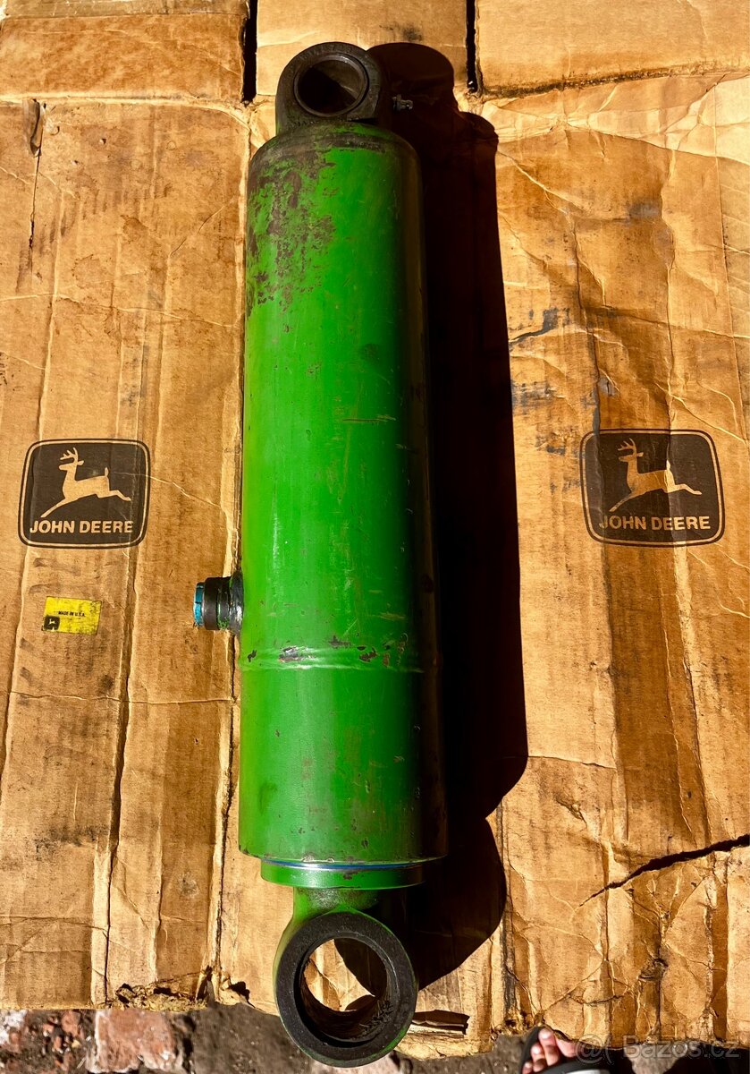 Pístnice John Deere 7600 7700 7800 - 2