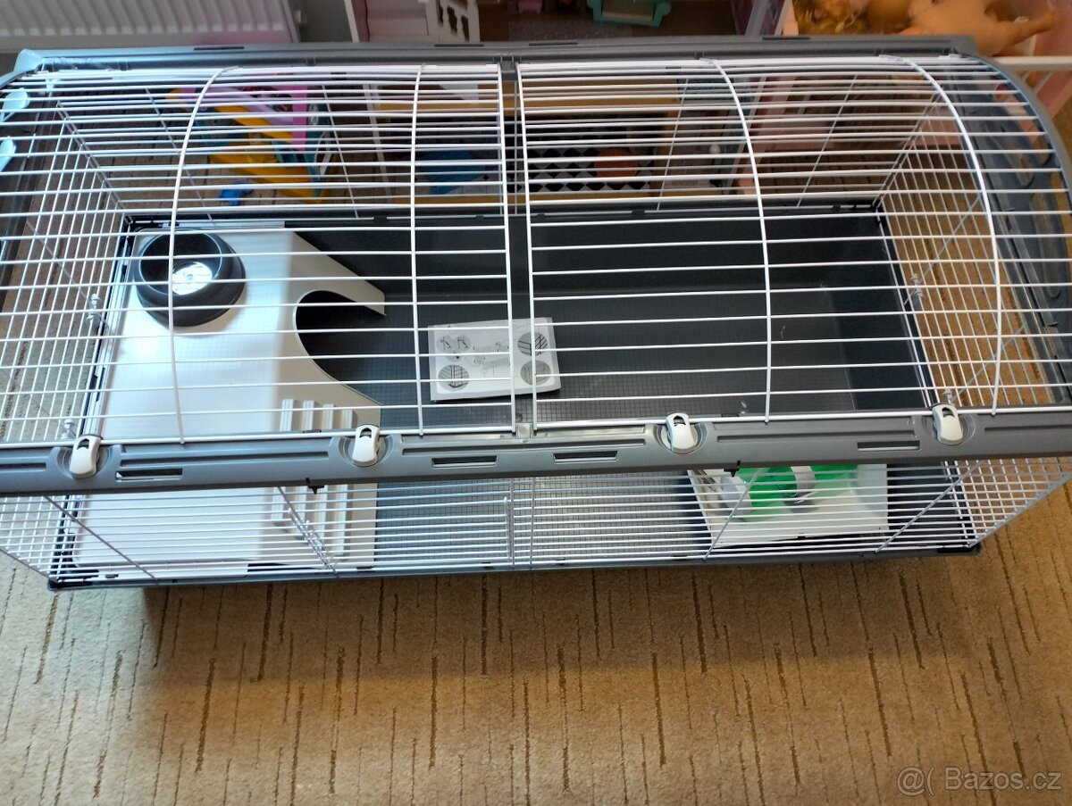 Klec, úplně nová poškozená dopravou - 2