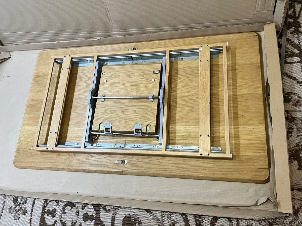 Jídelní set stůl+6 židlí - 2