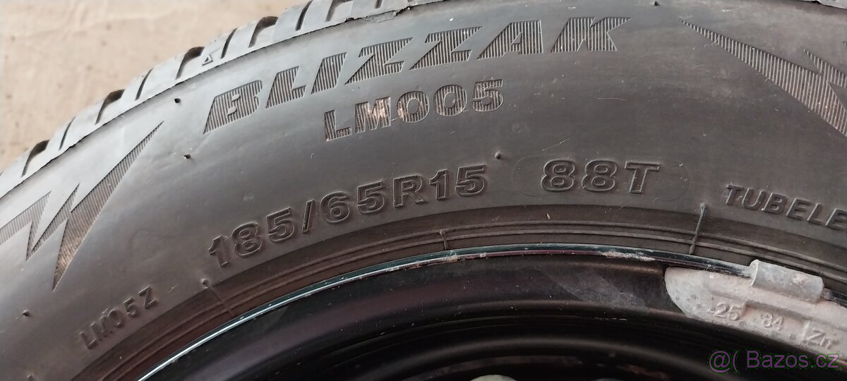 Zimni pneu 185/65 R15 Bridgestone s disky - 2
