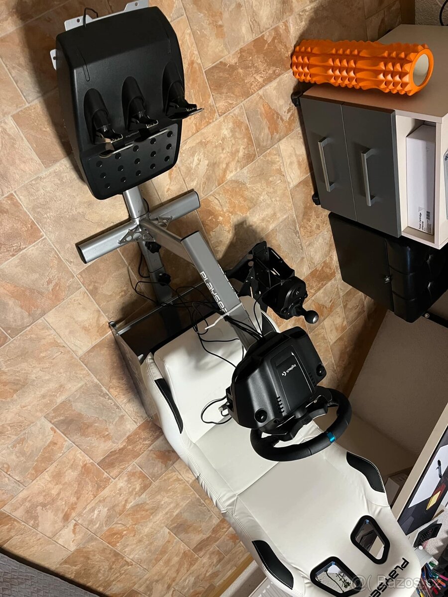 Volant Logitech G29, křeslo Playseat Evolution - 2