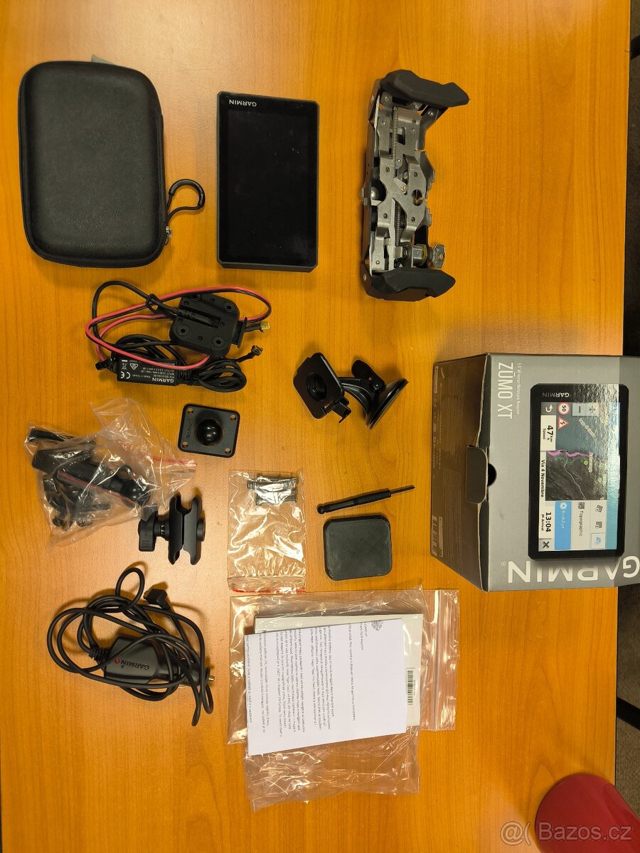 Garmin Zumo XT + držák Touratech - 2