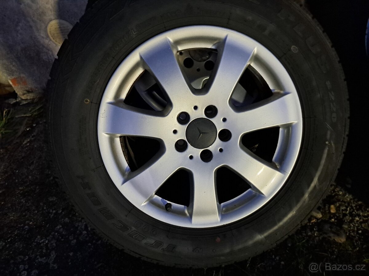 Alu kola s pneu zimni Mercedes 235 65 R17 - 2