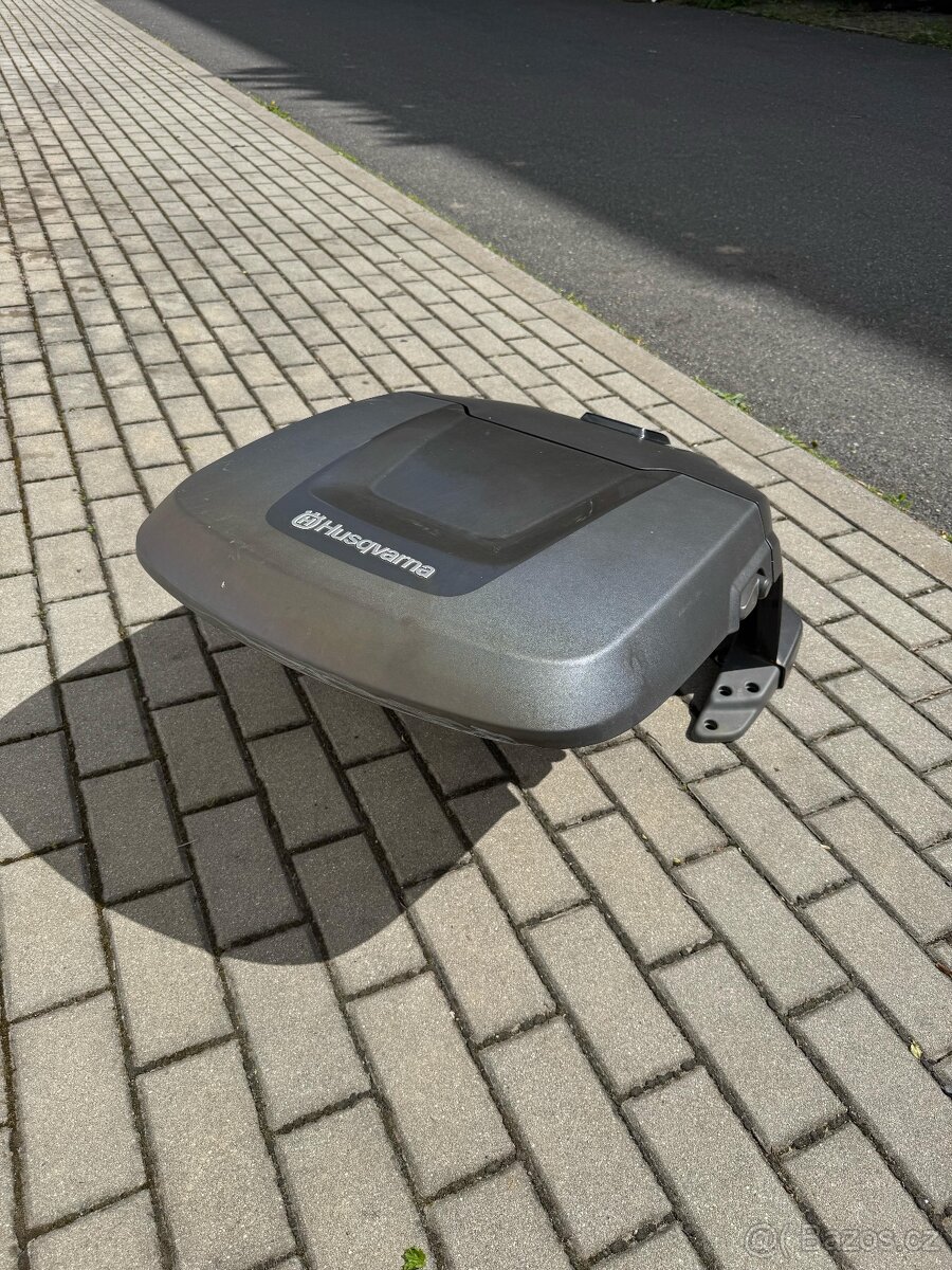 Domeček na sekačku Husqvarna - 2