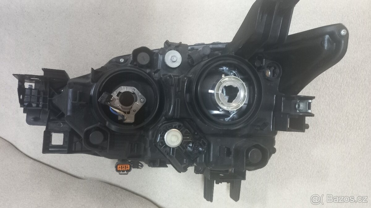 P.přední světlo,reflektor Mazda CX 3 ne xenon - 2