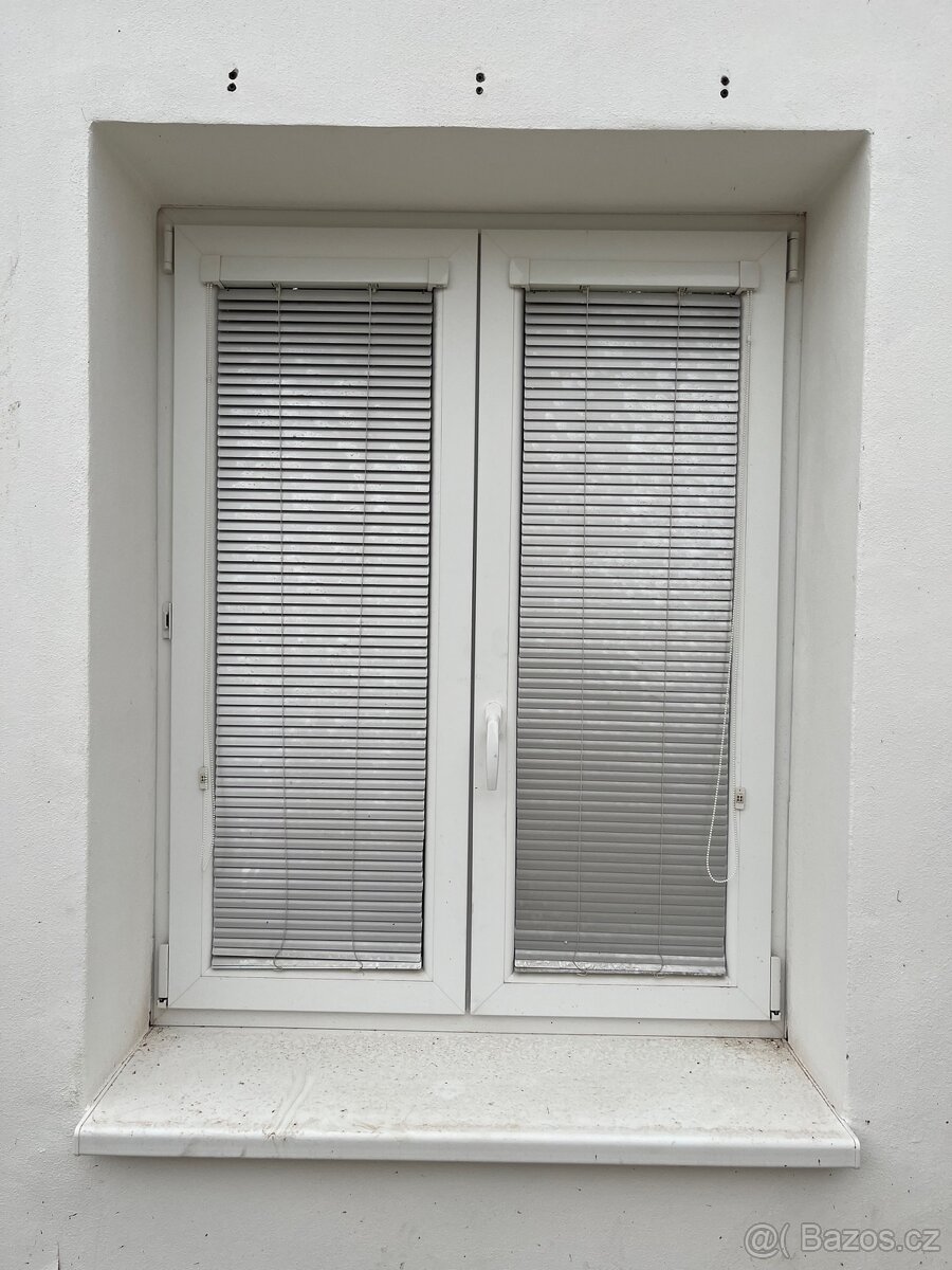 Dvojdílné okno + příslušenství 113x144cm - 2