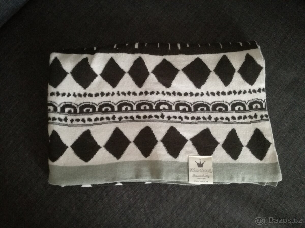 Deka Elodie details - 2