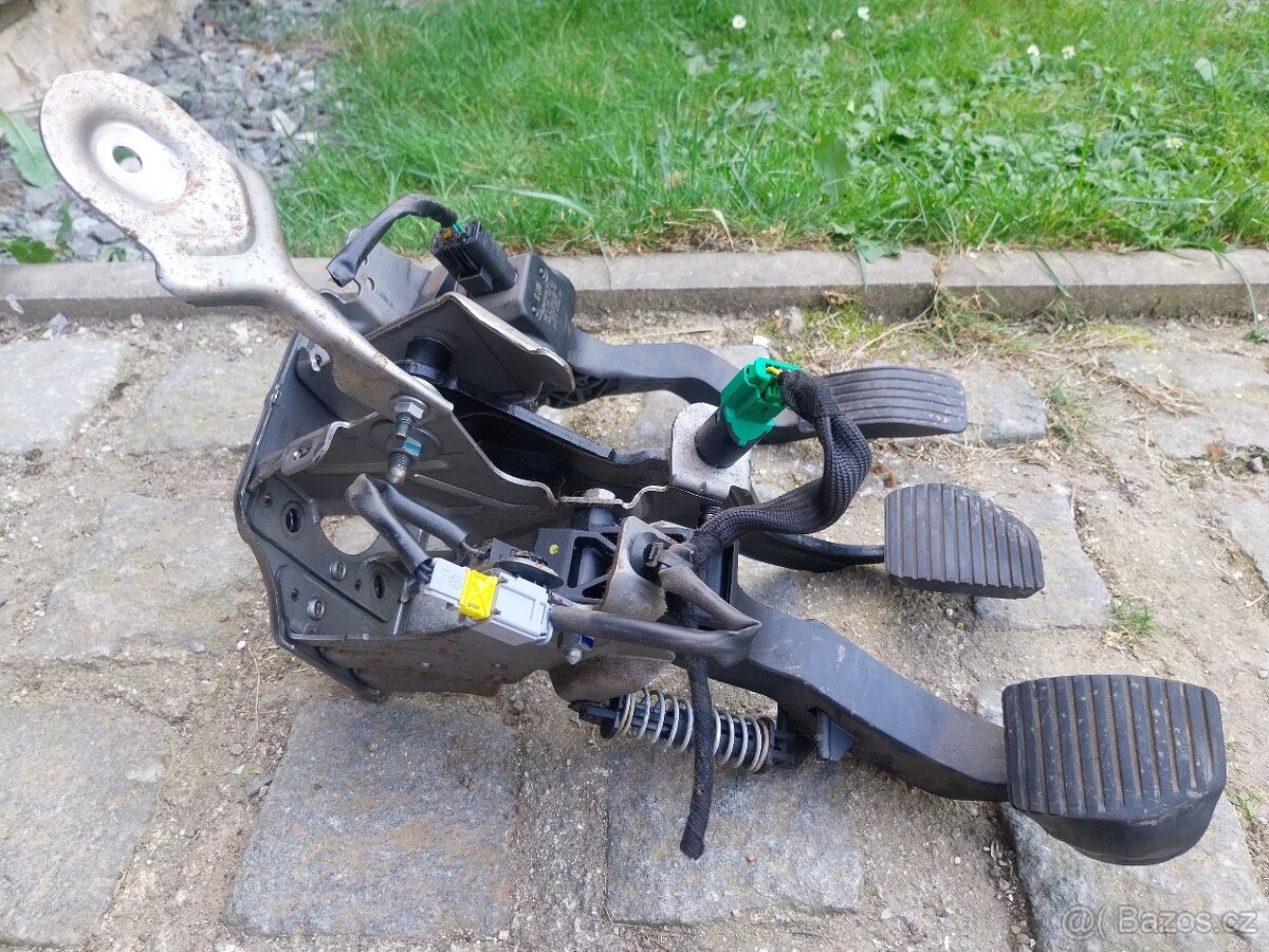 Citroen c4 16i16v 2007 pedáli - 2